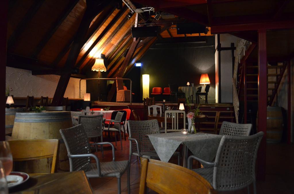 Hotel "Cafe Verkehrt" - Wellcome Motorbiker, Berufsleute Und Reisende Im Schwarzwald Oberhof  Bagian luar foto